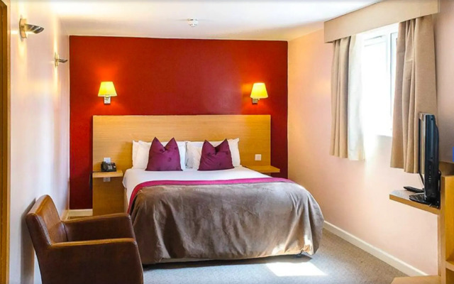 Luton Hotel