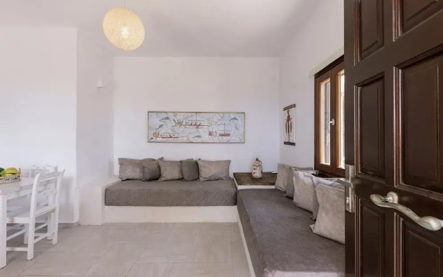 One Bedroom Apartment-sleeps 4 -sea View-parking