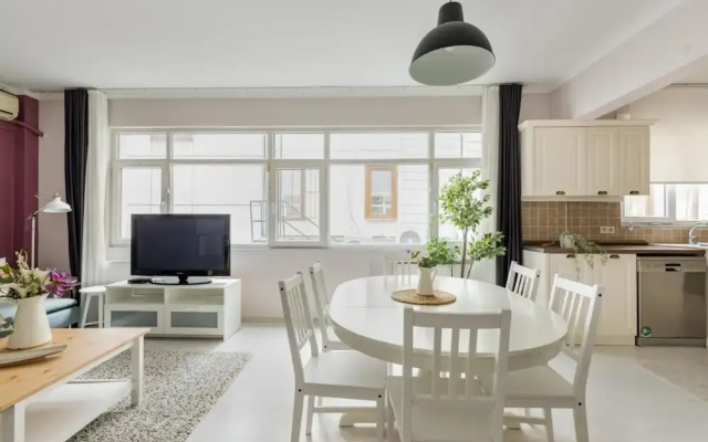 Missafir Stylish and Central Flat in Nisantasi