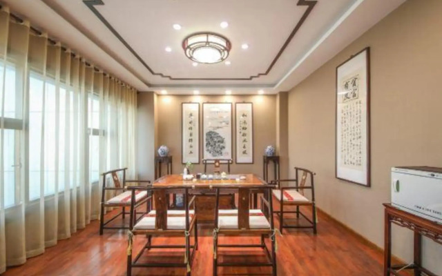 Qilin Hotel