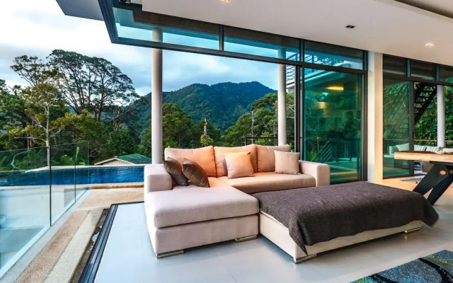 Villa Paradesa by Lofty