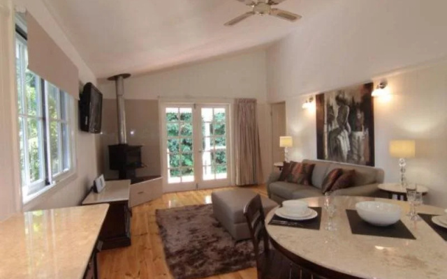 Maz's Tamborine Mountain Accommodation