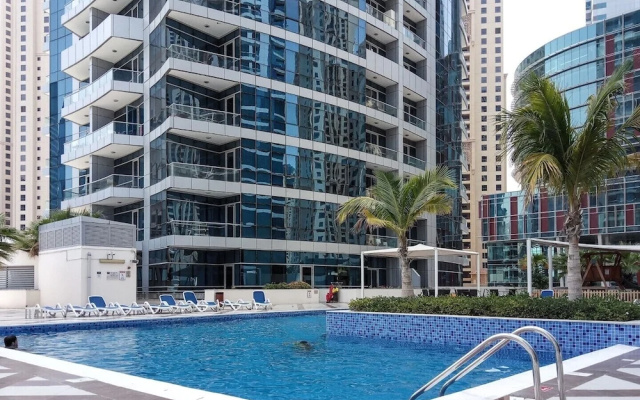 Astonishing 1BR Apt With Amazing Marina Views