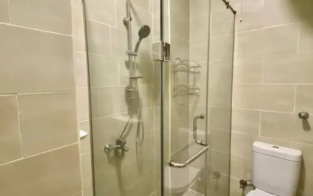 1 Bed Apartment - Balcony, Pool, Parking