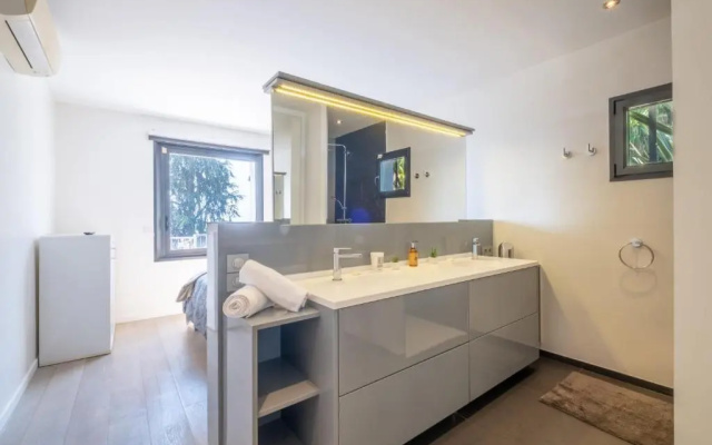 SERRENDY PENTHOUSE STYLE HOUSE Swimming pool and absolute calm!