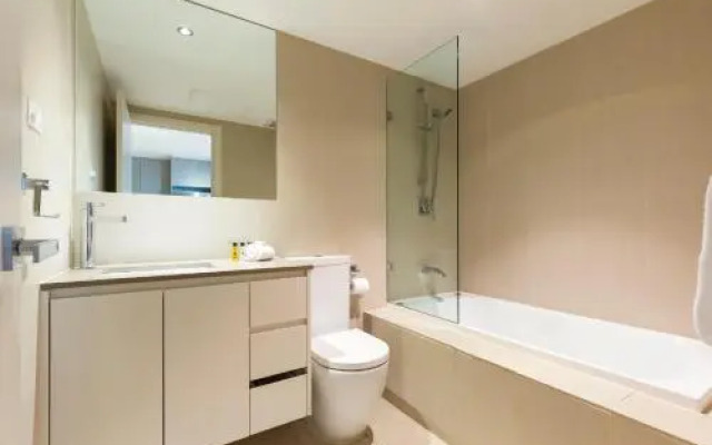 North Sydney Fully Self Contained Modern 2 Bed Apartment (16Wal)