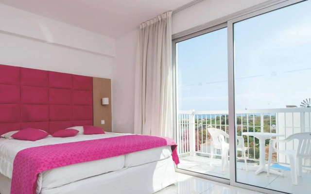 Marlita Beach Hotel Apartments