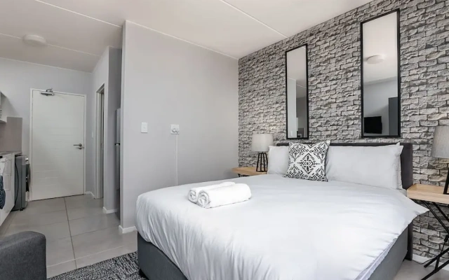 Sandton View E026