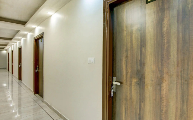 OYO 74839 Bharat Hotel