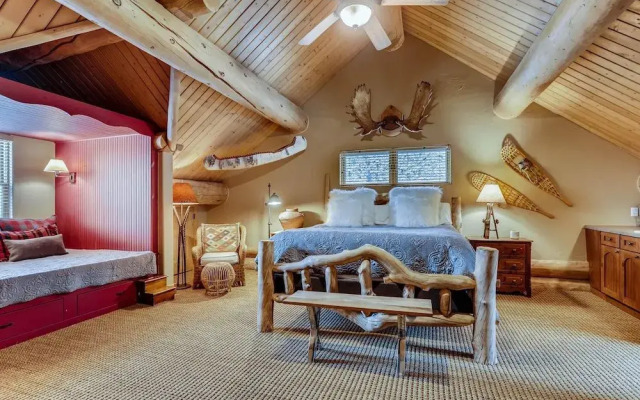 Twin Eagles Lodge