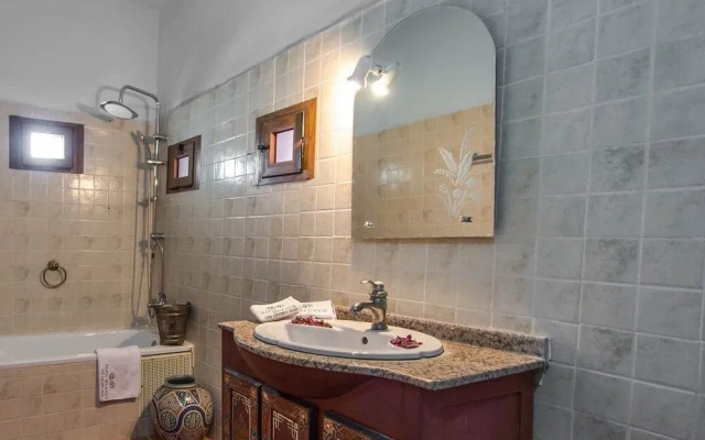 Eden Meknes
