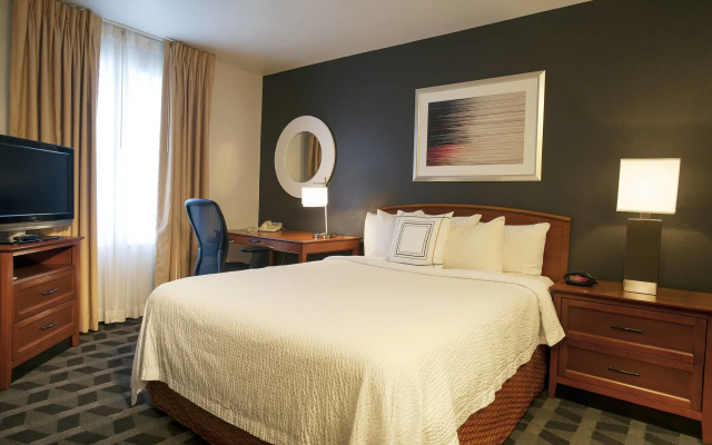 TownePlace Suites Marriott Dulles Airport (Newly Renovated)