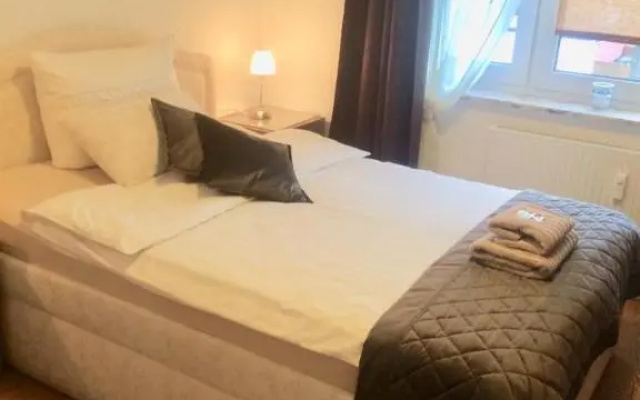 Ingrids Ferienwohnung mit Balkon in Thiede nähe See