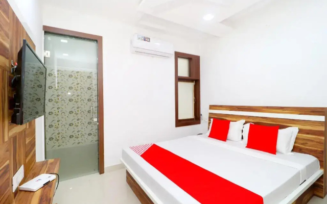 Hotel Galaxy by OYO Rooms