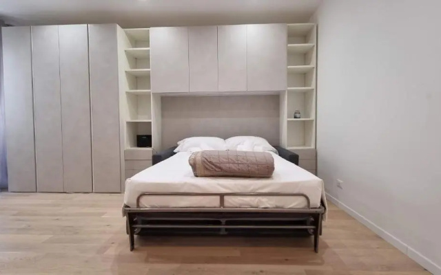Via Battisti 13 (Adults Only)
