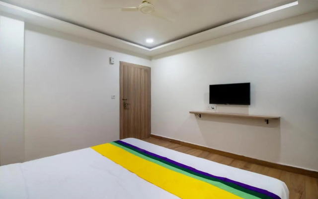 Itsy Hotels Krishna Residency, Govardhan Chauraha