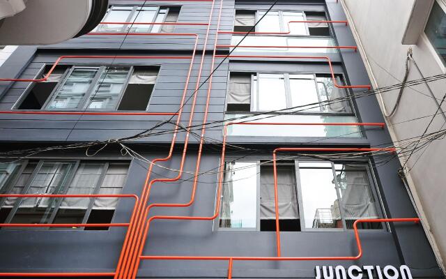 The Junction Hotel Hai Ba Trung вид на фасад