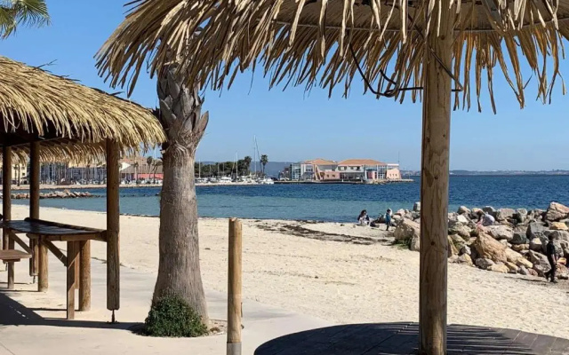 Appartement Mèze, 1 pièce, 4 personnes - FR-1-604-3