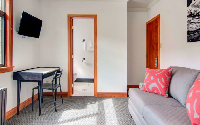 Hotel Bristol