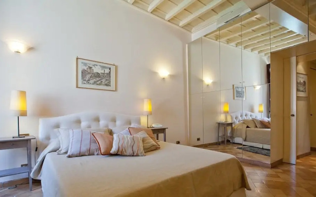 Rental in Rome Crociferi 1
