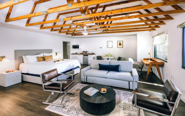 Days Inn And Suites Peachtree City