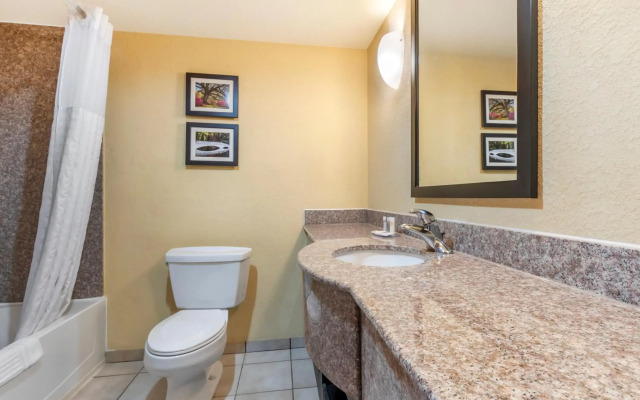 Comfort Inn & Suites Charleston Airport Convention Center