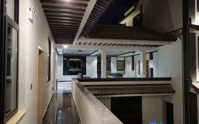 Heqing Shuixiang Chinese Inn
