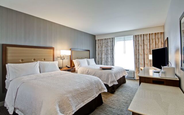 Hampton Inn & Suites Detroit/Troy