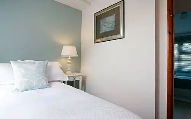 Twiga House Bed and Breakfast