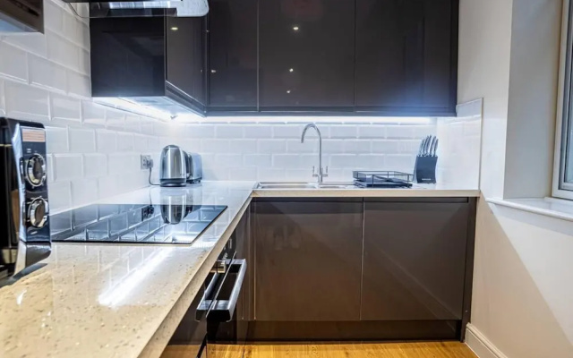 Luxe One Bed W/city View Near Ipswich Waterfront