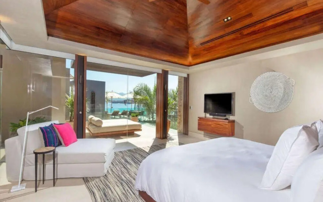 Sunny Vacation Villa 12