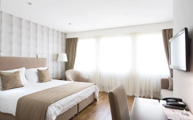 Hotel Alpha