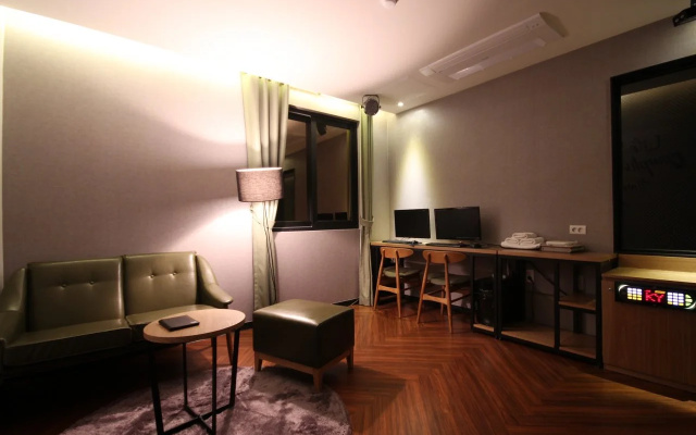 2 Heaven Hotel