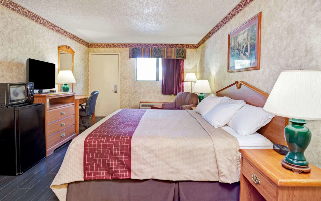 Americas Best Value Inn & Suites Monroe