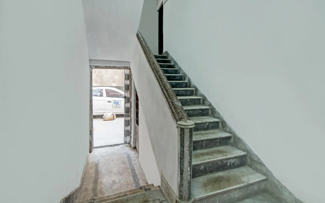 Aarav Hotel by OYO Rooms