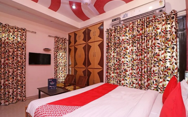 OYO 23302 New Delhi Guest House