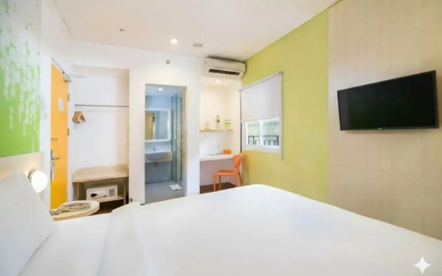 Palette Hotel near Padma