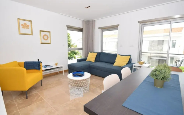 Holiday Home Near Sao Martinho Beach