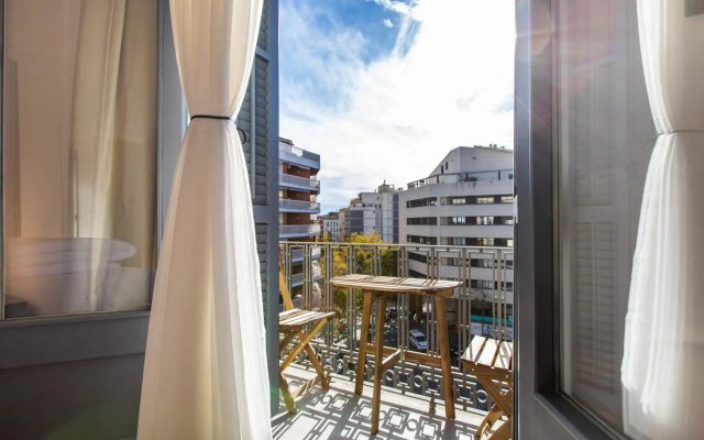 Majestic 4BR/4BATH apartment in Sagrada Familia area