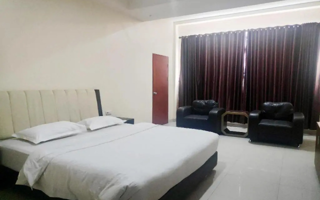 Capital O 90050 Raz Hotel And Convention Syariah