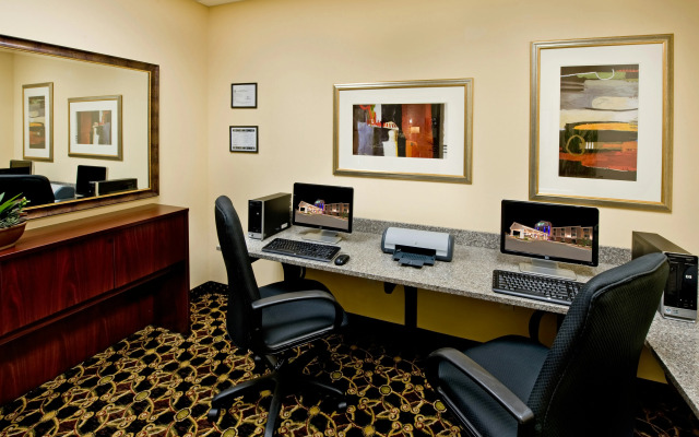 Holiday Inn Express & Suites Willcox by IHG