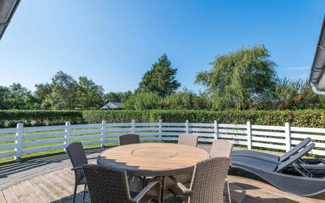 6 Person Holiday Home in Hemmet