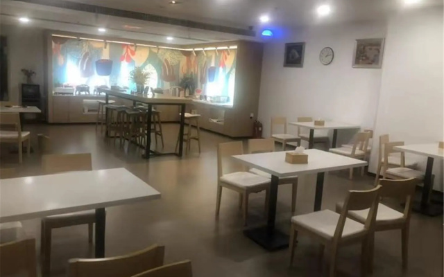 Hanting Hotel Zhengzhou Xinzheng Airport