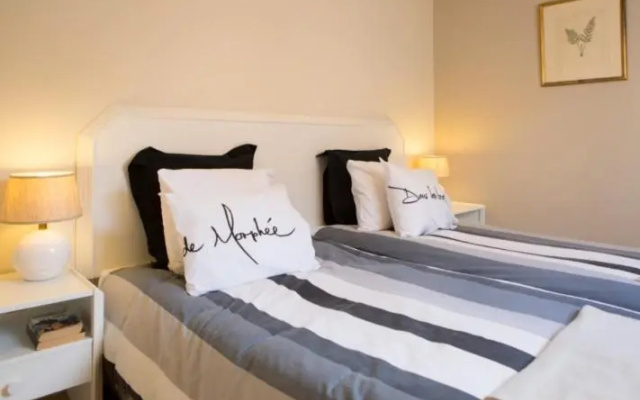 Central Funchal Apartment - GARDEN - Free Parking & AC