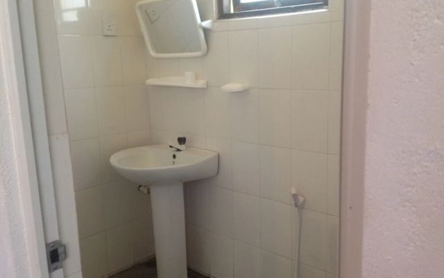 Hikka Green Family House