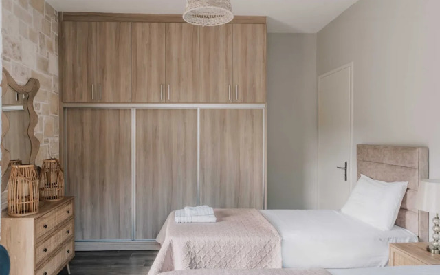 Guince House by All About Paxos
