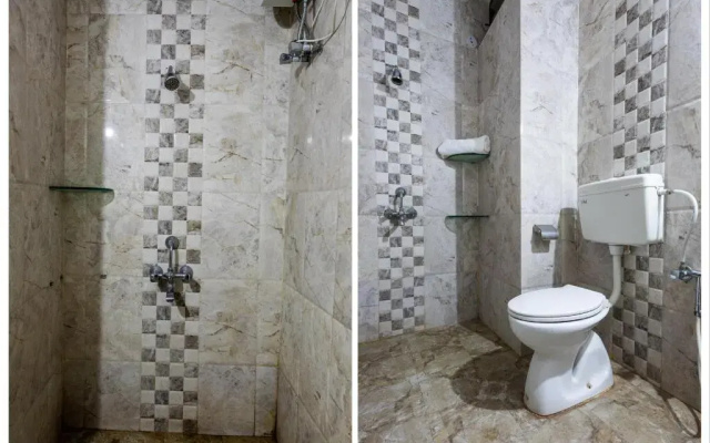 Hotel D9 by OYO Rooms