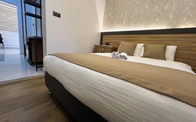 Hotel Gazi̇