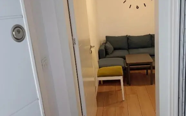 Lovely 1 bedroom apartment near Eye of Tirana