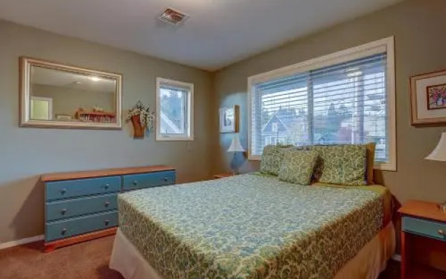 Northern Lts-Mt Vw-Ac-3br/2.5b